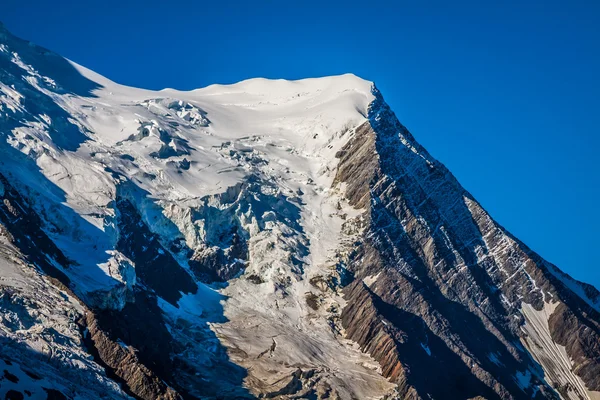 Os Alpes sobre Chamonix — Fotografia de Stock