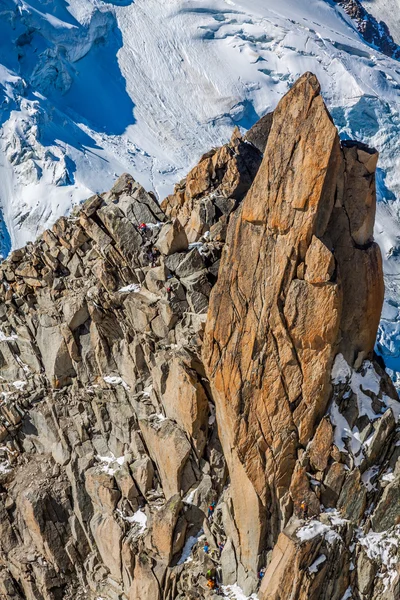 Route.aiguille ・ デュ ・ ミディのクライマー — ストック写真