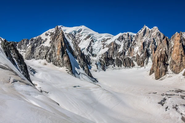 Mont Blanc maciço, no Chamonix mont blanc — Fotografia de Stock