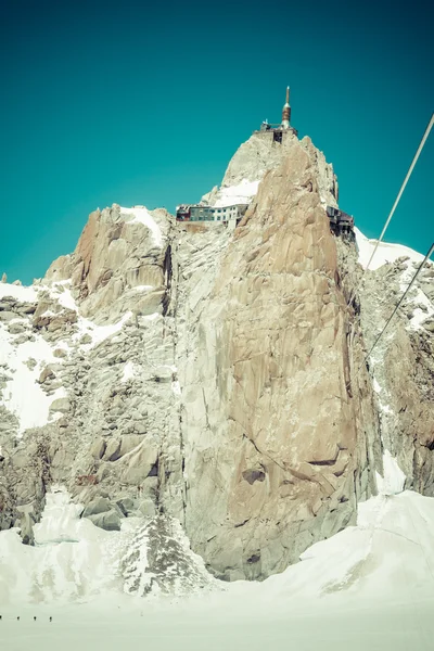 岩钻头 du midi，勃朗峰，法国，由 bea 的视图 — 图库照片