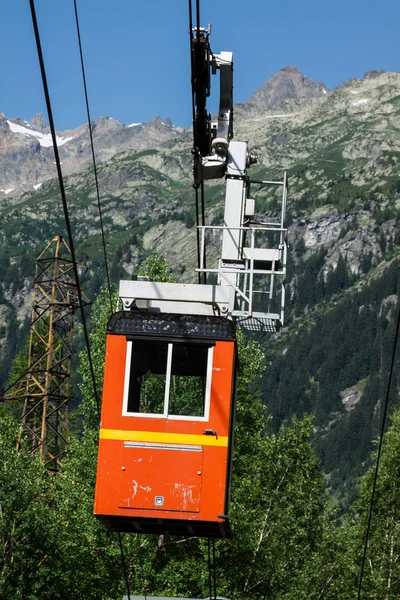 Seilbahn in den Bergen, argientere, Frankreich — Stockfoto