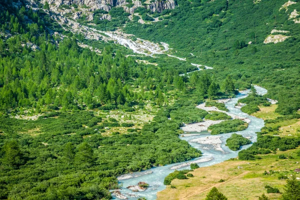 Yaz dağ manzarası etrafında gletsch, İsviçre — Stok fotoğraf