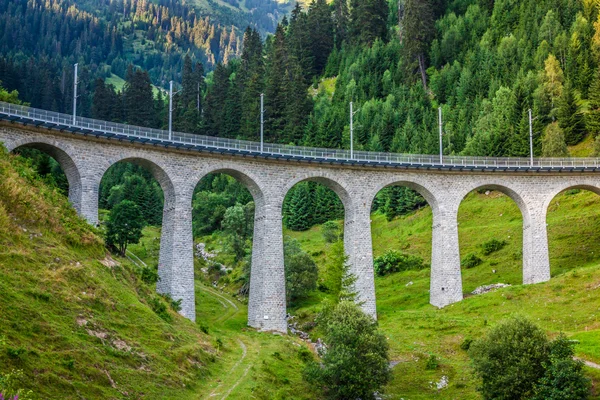 Ferrovia suíça. Suíça . — Fotografia de Stock