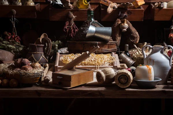 Coleta de uma variedade de itens e alimentos italianos — Fotografia de Stock