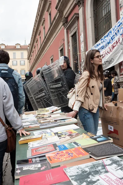 Milano Üniversitesi öğrencilerinin gösterisi — Stok fotoğraf