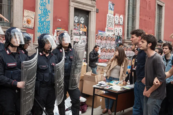 Демонстрація студентів університету в Мілані — стокове фото
