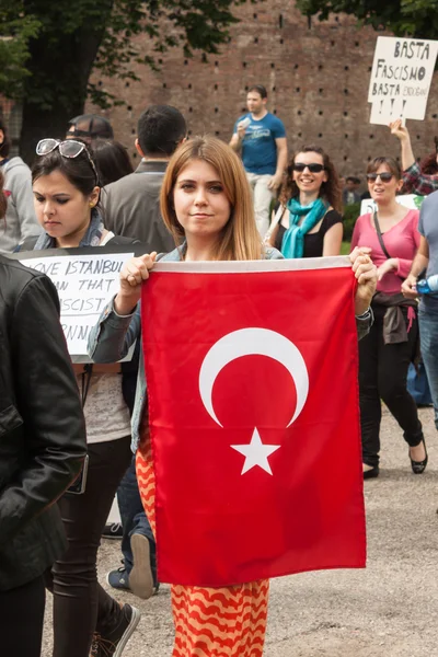 Demonstração do turco em Milão — Fotografia de Stock
