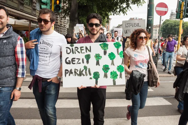 Demonstration of Turkish in Milan — Stock Photo, Image