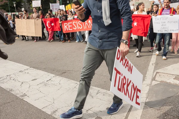 Demonstration of Turkish in Milan — Stock Photo, Image