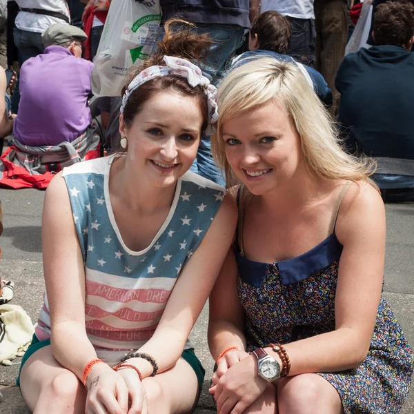 Thousands of fans at Springsteen world tour 2013 in Milan — Stock Photo, Image