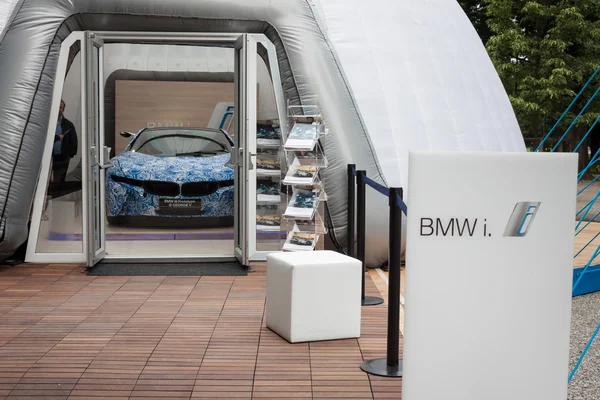 Presentation of BMW i8 prototype at Wired next fest in Milan — Stock Photo, Image