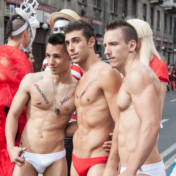 Op gay pride parade 2013 in Milaan — Stockfoto