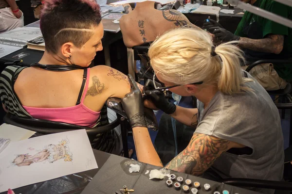 Op tattoo Conventie in Milaan — Stockfoto