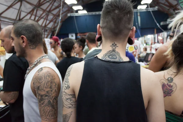 Na convenção de tatuagem em Milão — Fotografia de Stock