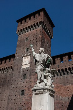 Kule Sforza Kalesi (Castello Sforzesco) Mermer heykel ile