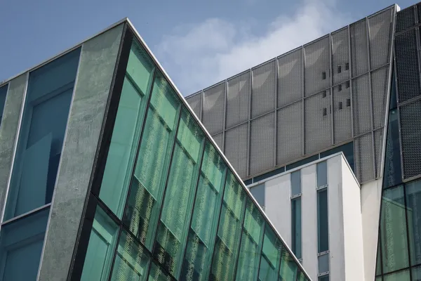 Architectonisch detail van een modern gebouw — Stockfoto