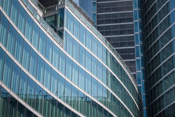 Architektonisches Detail eines modernen Gebäudes — Stockfoto