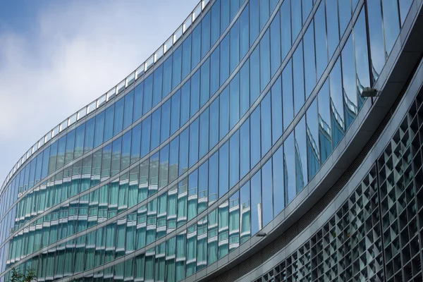 Architectonisch detail van een modern gebouw — Stockfoto