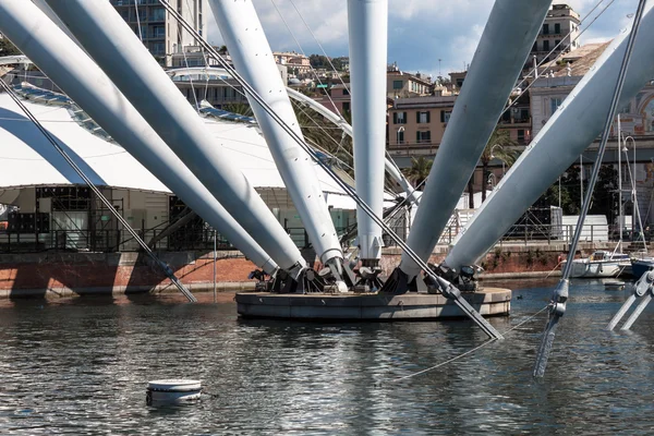 Dettaglio architettonico nel porto di Genova — Foto Stock