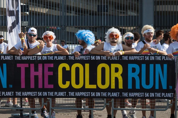 People at The Color Run event in Milan, Italy — Stock Photo, Image