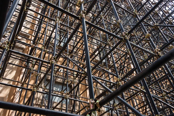 Architectural detail of scaffolding pipes — Stock Photo, Image