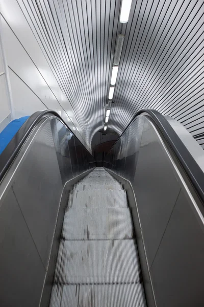 Ovanifrån i en rulltrappa — Stockfoto