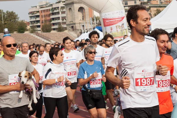 People at the Innovation Running in Milan, Italy — Stock Photo, Image