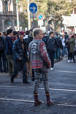 Milano, İtalya lise öğrencileri protesto