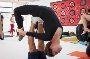 insanlar yoga Festivali Milano, İtalya