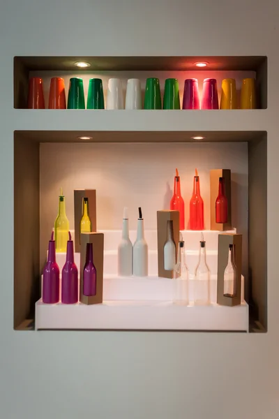 Kolorowe butelki na hoście 2013 w Mediolan, Włochy — Zdjęcie stockowe