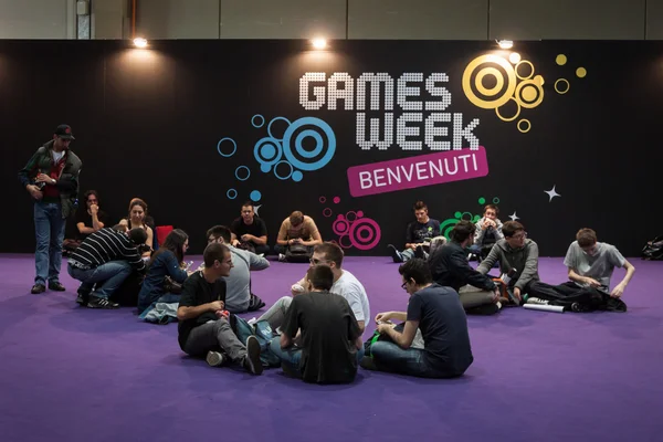 People at Games Week 2013 en Milán, Italia — Foto de Stock