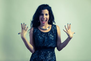 esmer güzel bir çığlık portresi