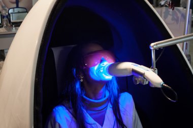 At beyazlatma theeth hafta sonu donna 2013 Milano, İtalya