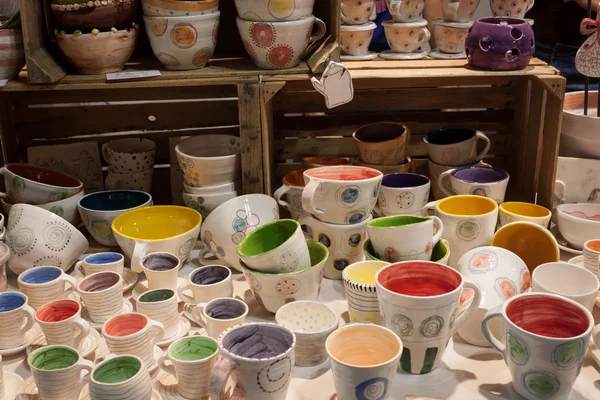 Earthenware mugs and cups at Weekend Donna 2013 in Milan, Italy — Stock Photo, Image