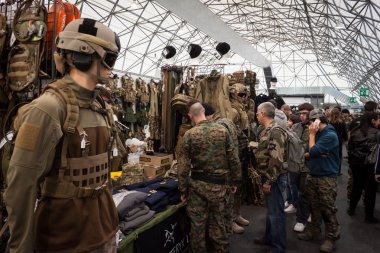 insanlara militalia 2013 Milano, İtalya