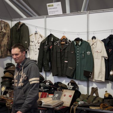 Nazi üniformaları, militalia 2013 Milano, İtalya