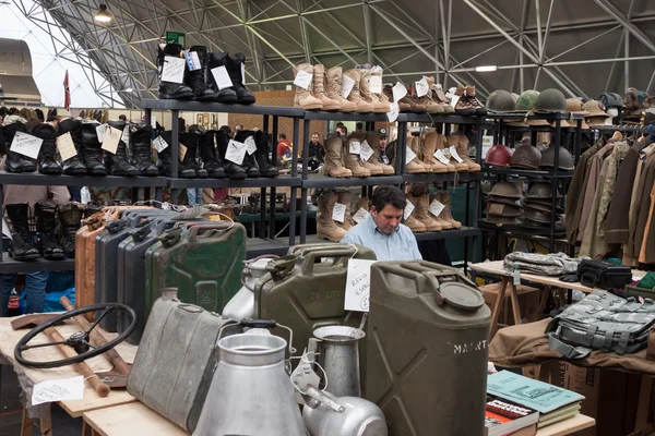 Pessoas na Militalia 2013 em Milão, Itália — Fotografia de Stock