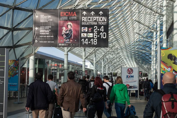 Ludzie na eicma 2013 w Mediolan, Włochy — Zdjęcie stockowe