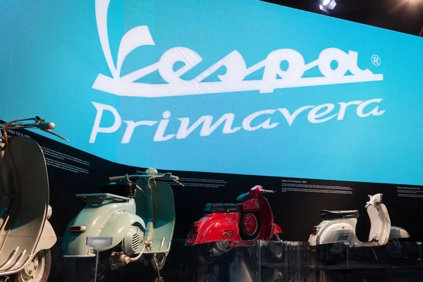 Skutery Vintage vespa na eicma 2013 w Mediolan, Włochy — Zdjęcie stockowe