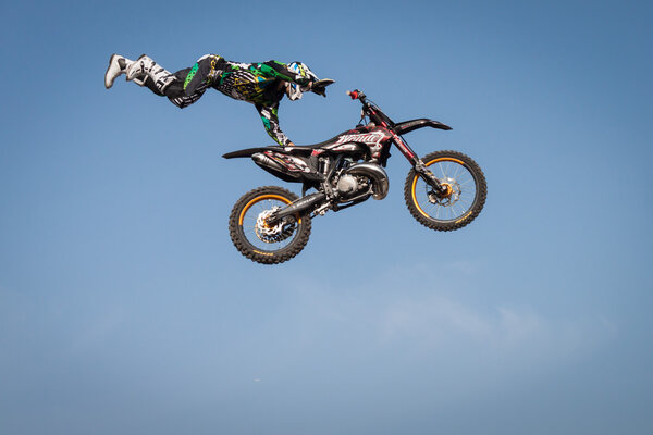 Фристайл-шоу на EICMA 2013 в Милане, Италия
