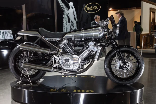 Мотоцикл хромированный на выставке EICMA 2013 в Милане, Италия — стоковое фото