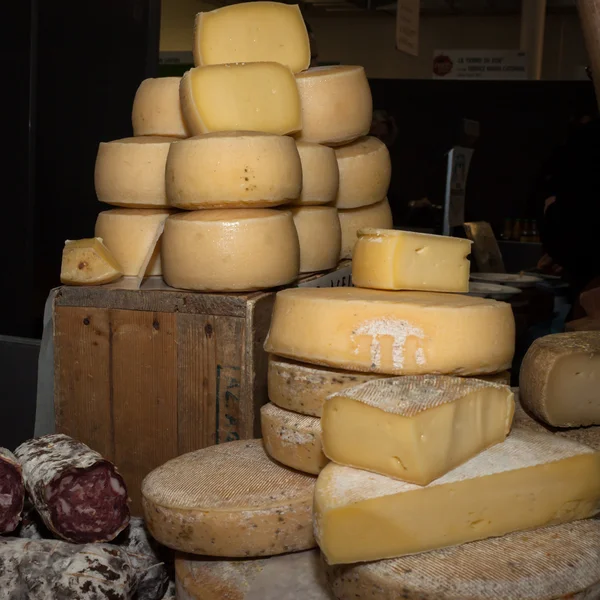 Cheese wheels at Golosaria 2013 in Milan, Italy — Stock Photo, Image