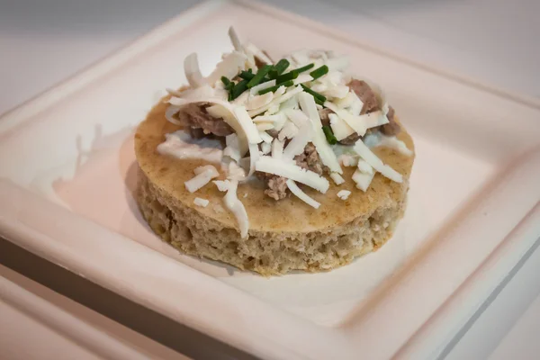 Focaccia Brood geïnterpreteerd door chef-kok op Golosaria 2013 in Milaan, Italië — Stockfoto