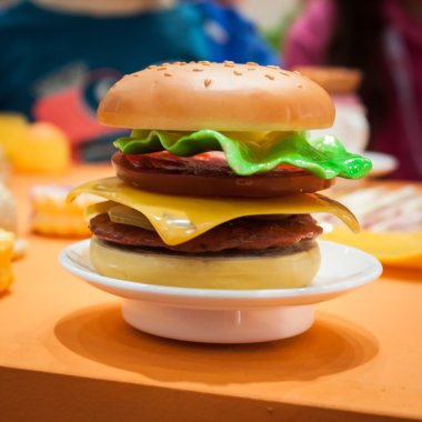 Birlik oyuncak hamburger g! Gel giocare Milano, İtalya