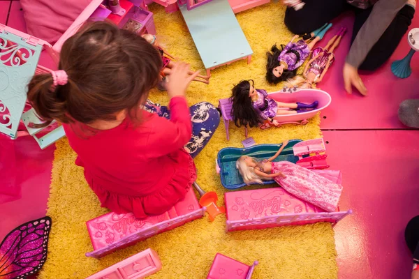 Barbie bebek g! Gel giocare Milano, İtalya