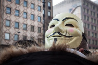Milano, İtalya Hükümeti karşı protesto göstericiler
