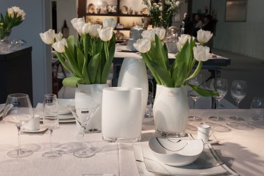 sofra ve çiçekler homi ekrana, uluslararası gösteride ev: milan, İtalya