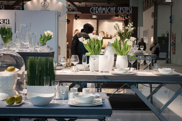 Tableware on display at HOMI, home international show in Milan, Italy — Stock Photo, Image