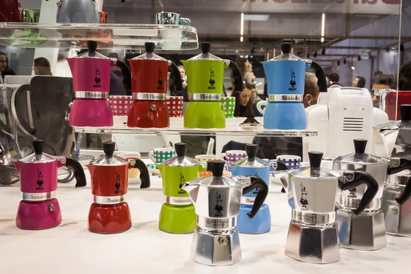 Bialetti mokka koffie potten op homi, huis internationale show in Milaan, Italië — Stockfoto