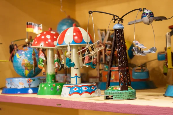 Vintage tinplate toys on display at HOMI, home international show in Milan, Italy — Stock Photo, Image